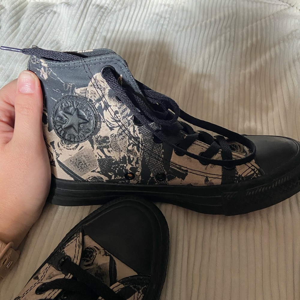 Women’s converse chuck taylor all stars size 6 - Picture 3 of 7